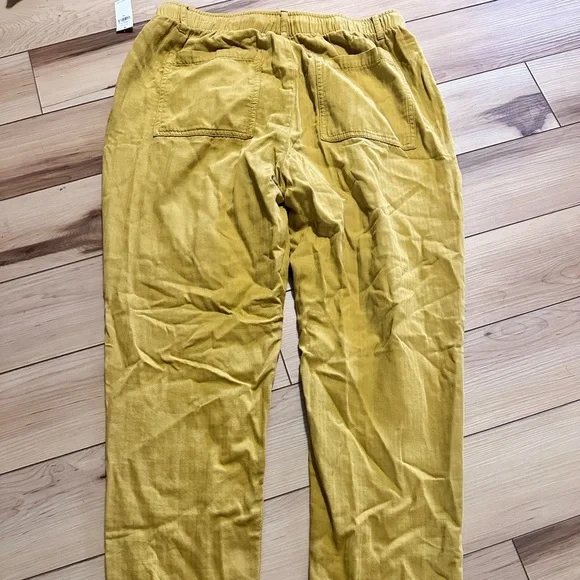 Old Navy Pants - Picture 4 of 7